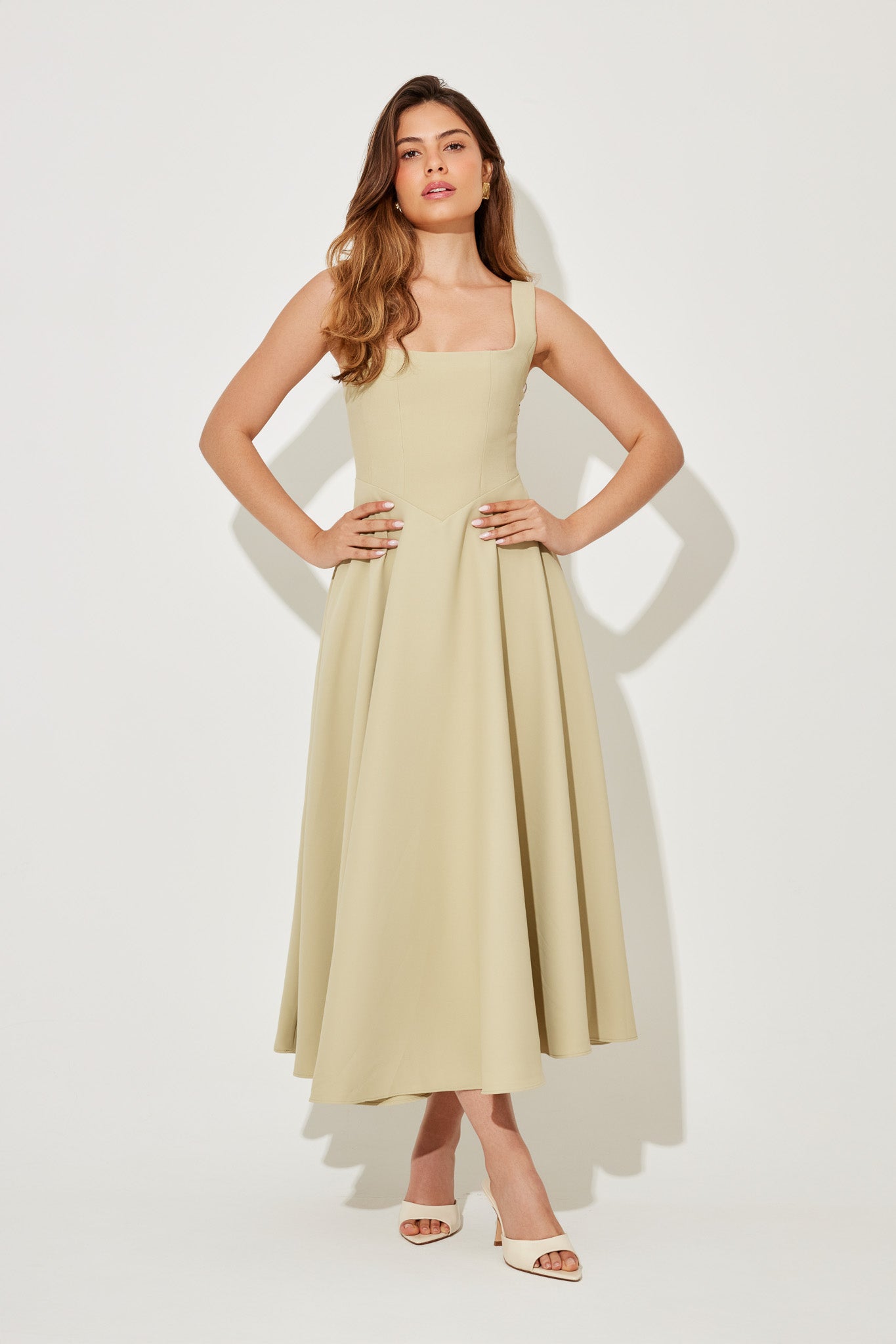 Amelia| Vestido Midi Flowy Atemporal