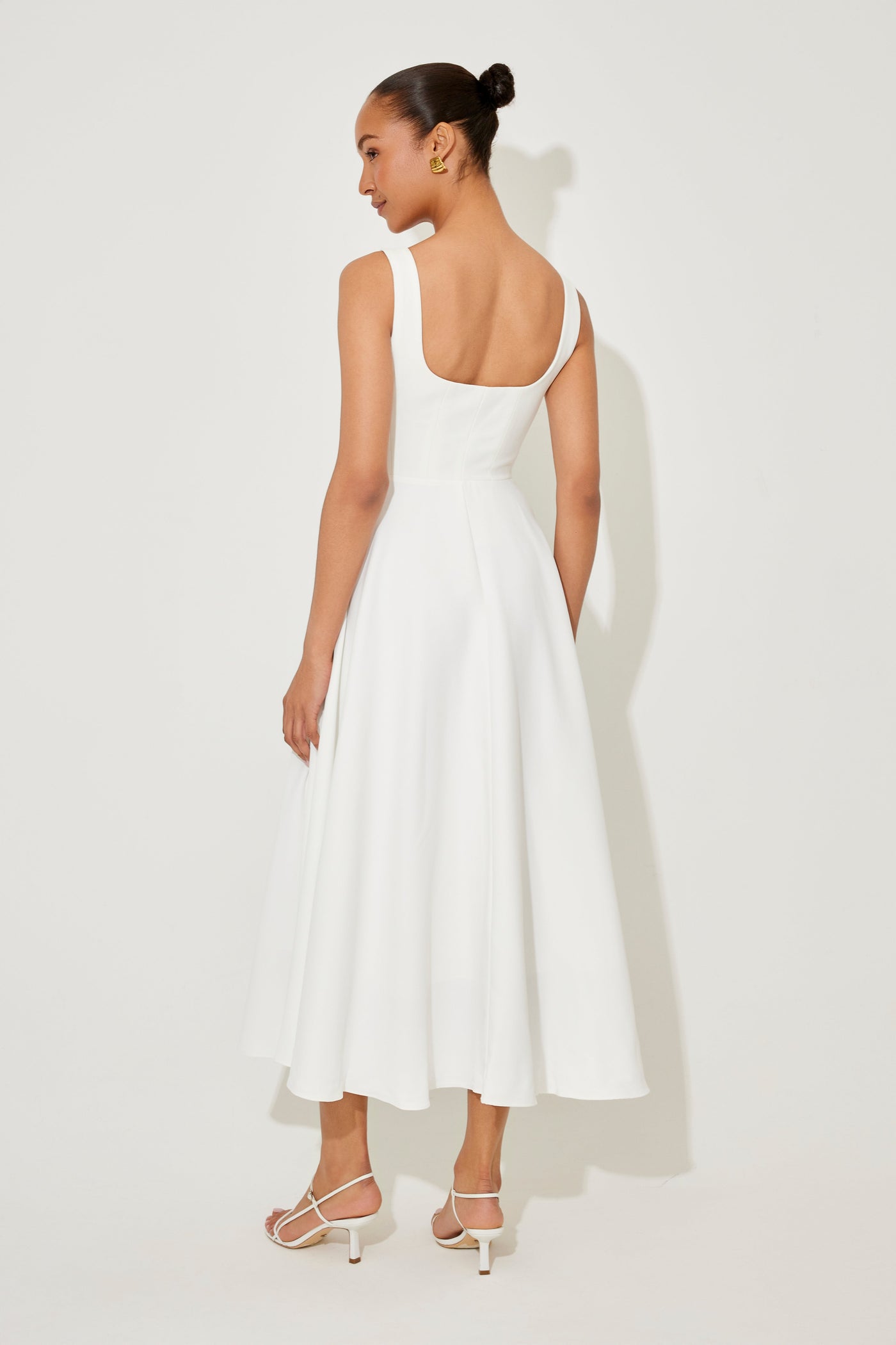 Amelia| Vestido Midi Flowy Atemporal
